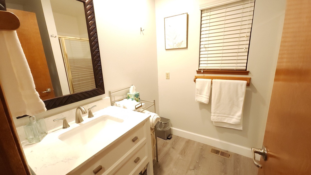 Photo of Bathroom in Shingletown