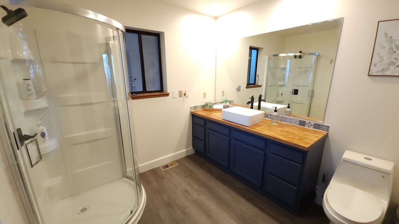 Photo of Bathroom in Shingletown