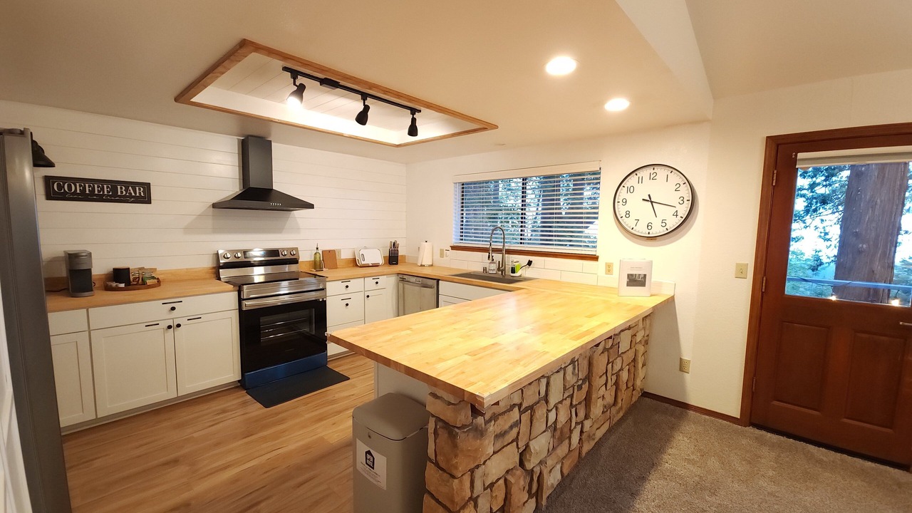 Photo of Kitchen in Shingletown