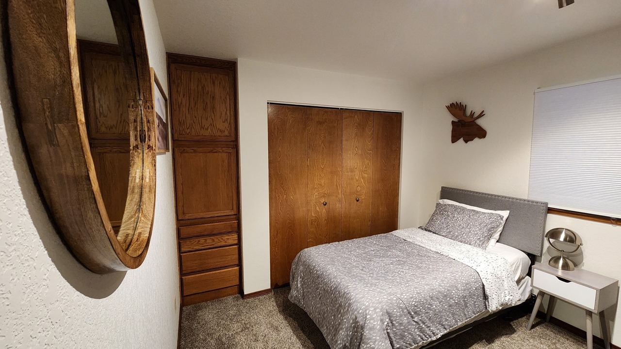 Photo of Bedroom in Shingletown