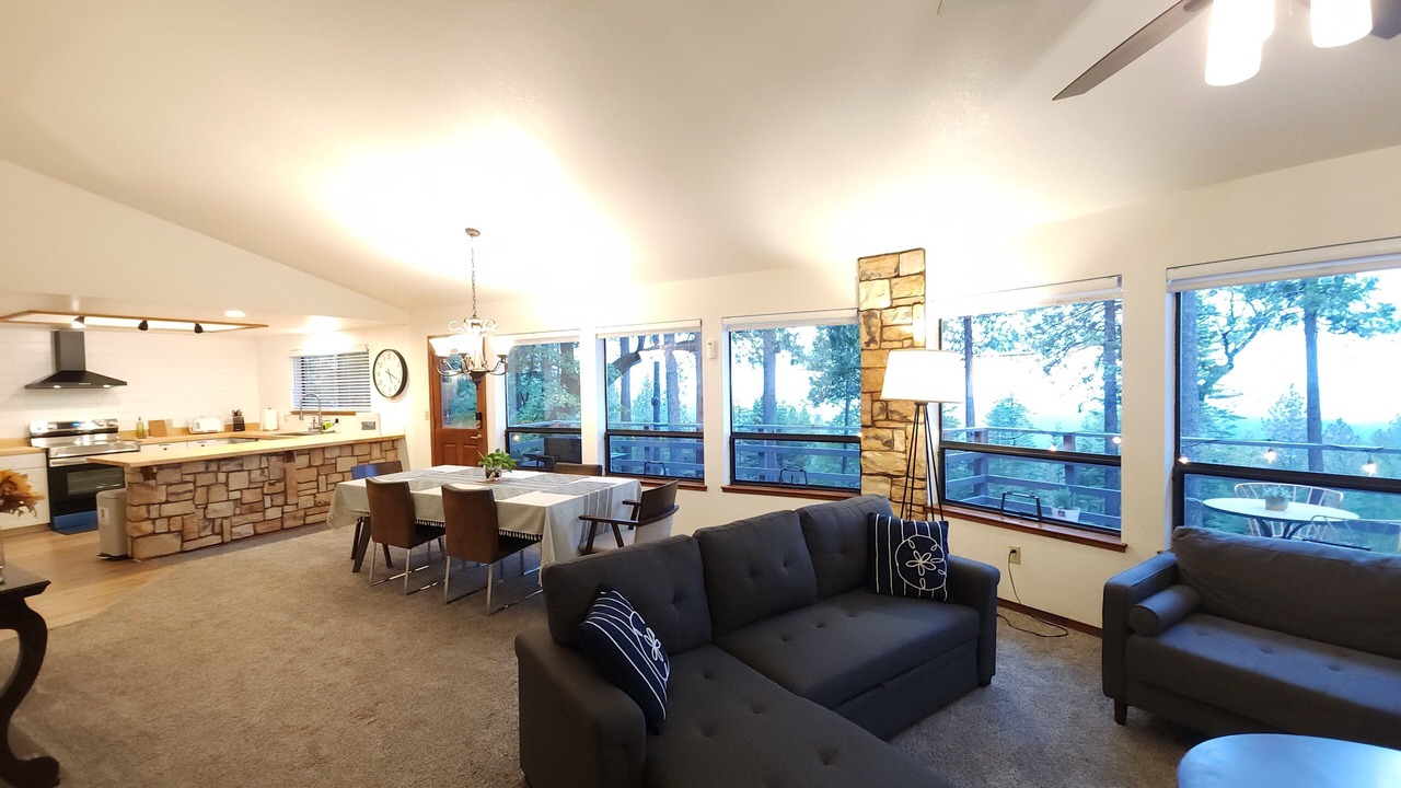 Photo of Livingroom in Shingletown