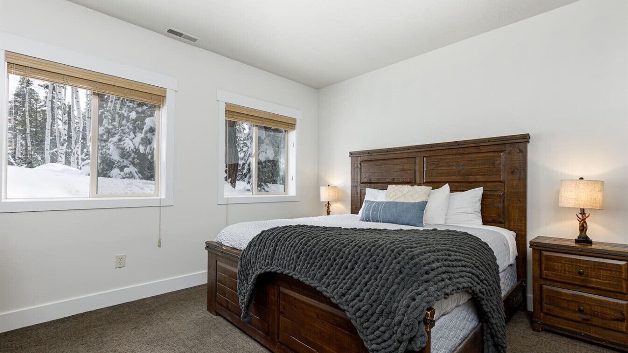 Photo of Bedroom in Meadow View Heights
