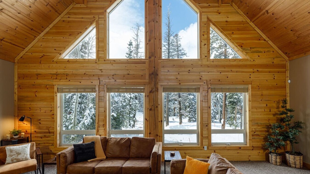 Photo of Livingroom in Meadow View Heights