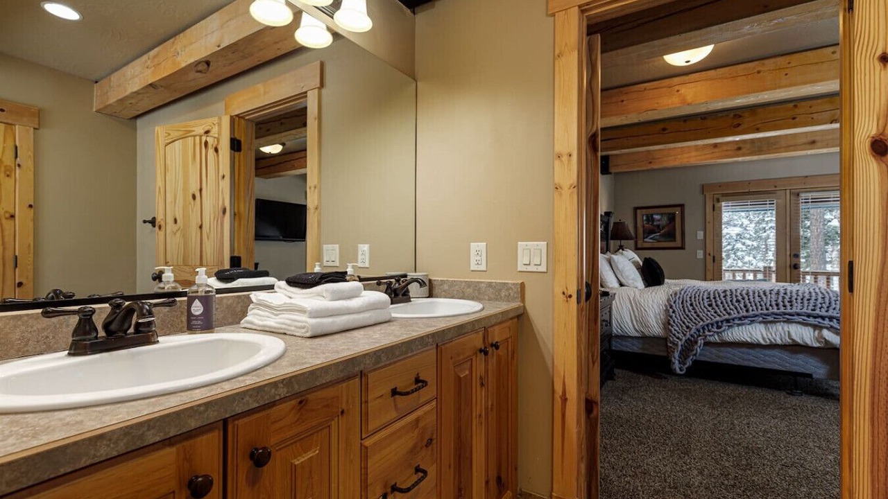 Photo of Bedroom in Meadow View Heights