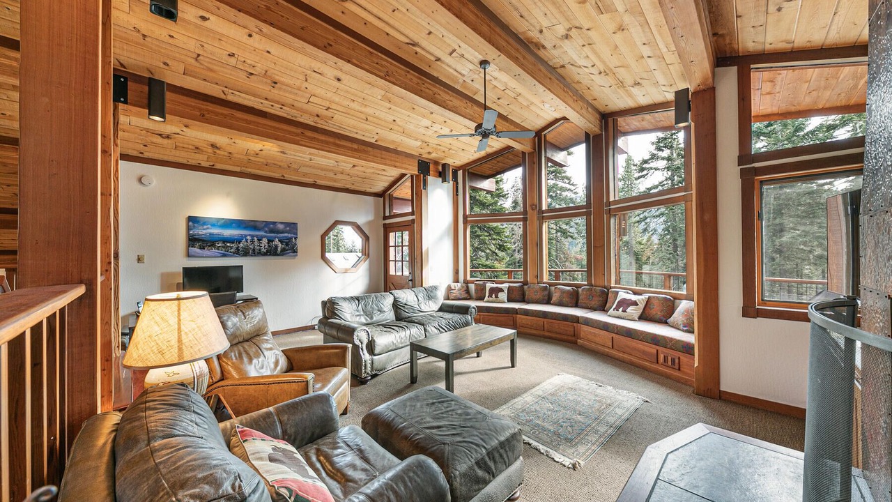Photo of Livingroom in Twin Peaks