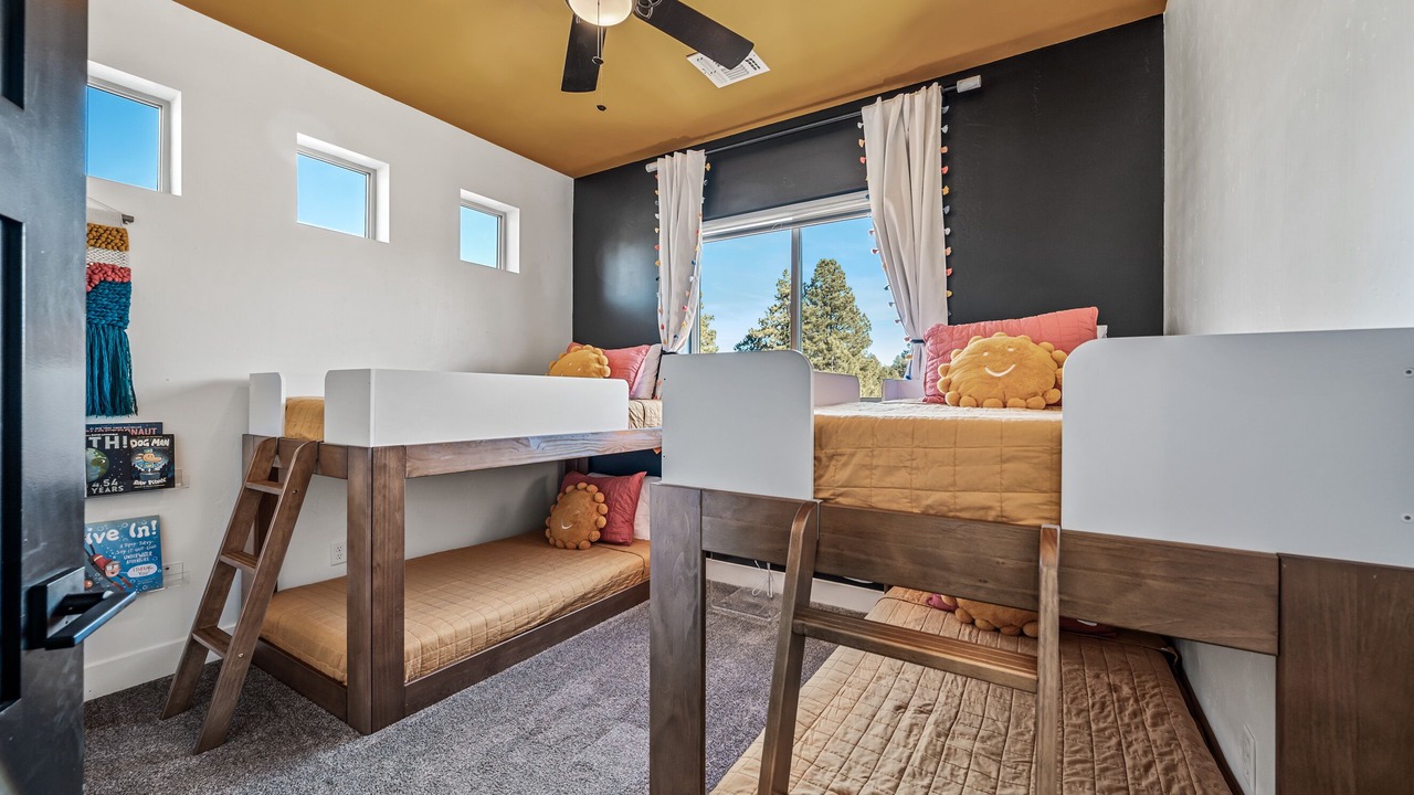 Photo of Bedroom in Mountainaire
