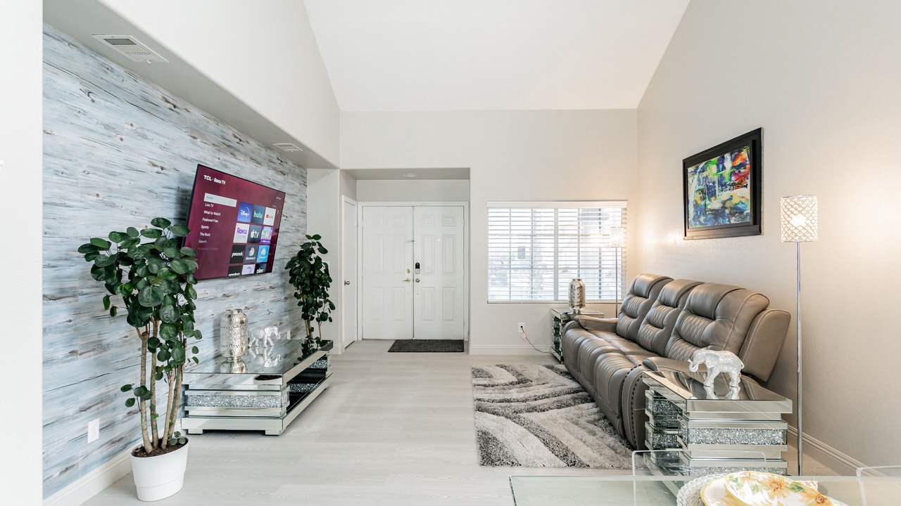 Photo of Livingroom in Spring Valley