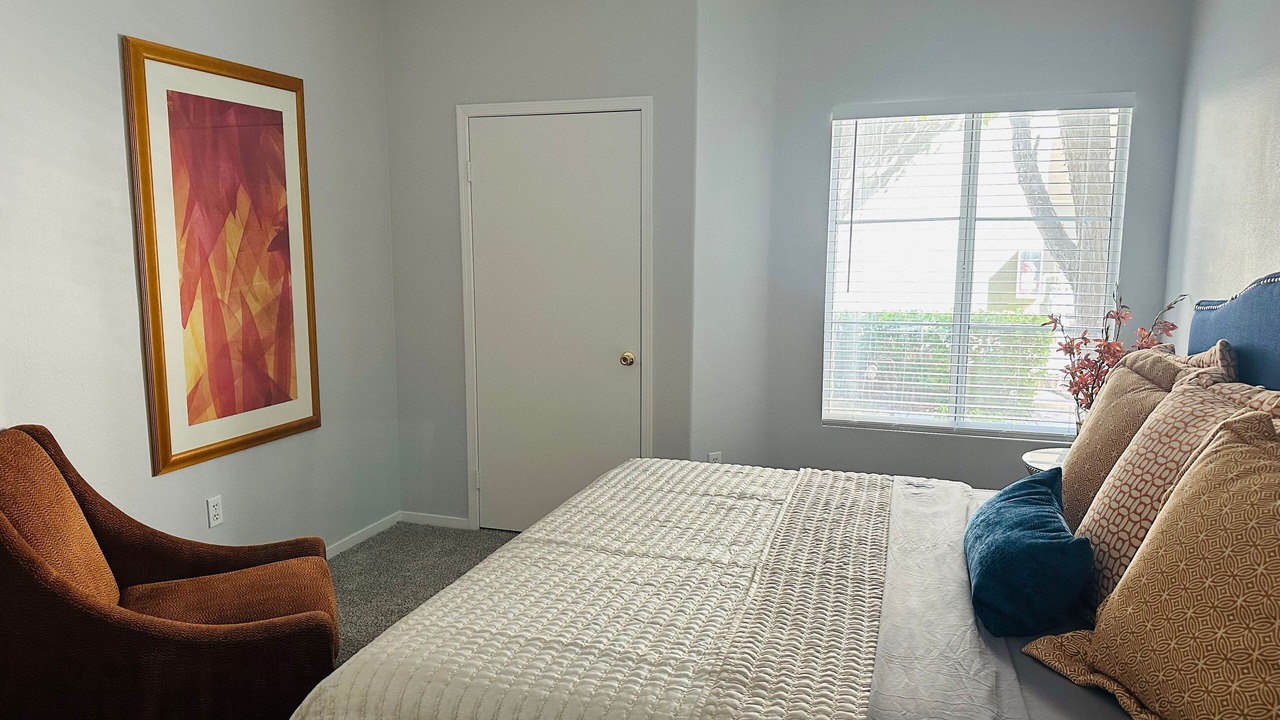 Photo of Bedroom in Enterprise