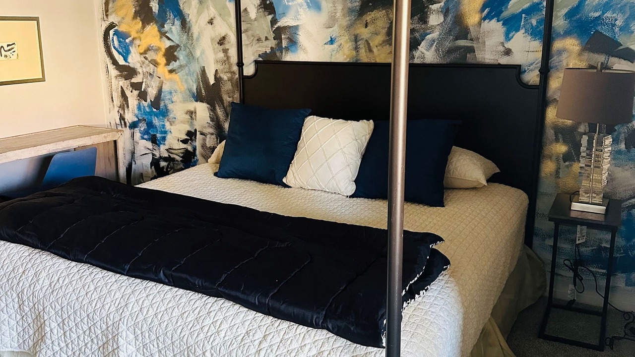 Photo of Bedroom in Enterprise
