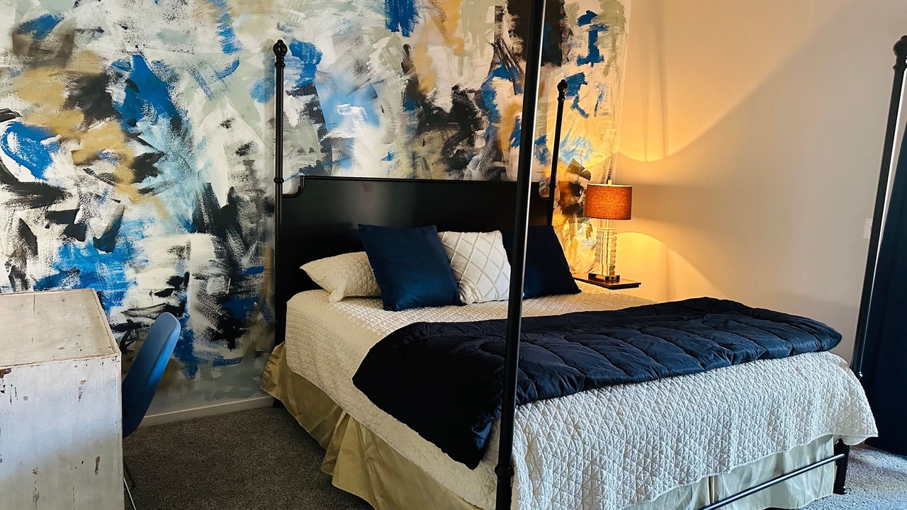 Photo of Bedroom in Enterprise