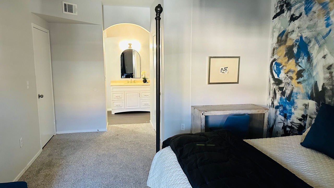 Photo of Bedroom in Enterprise