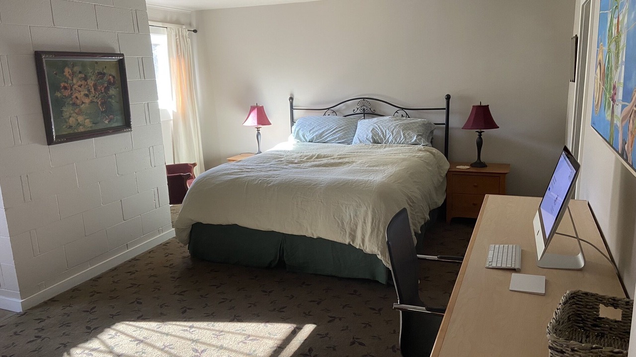 Photo of Bedroom in Cloverdale