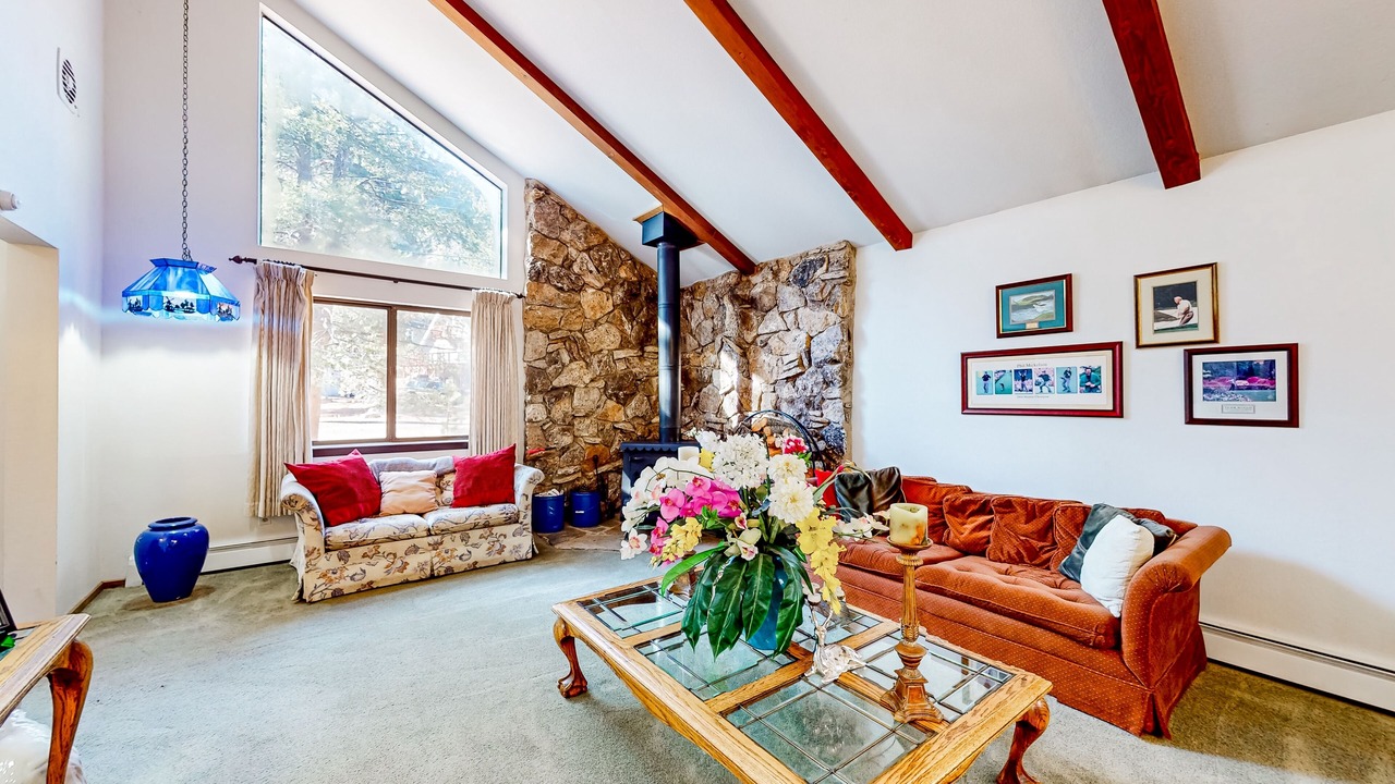Photo of Livingroom in Christmas Valley
