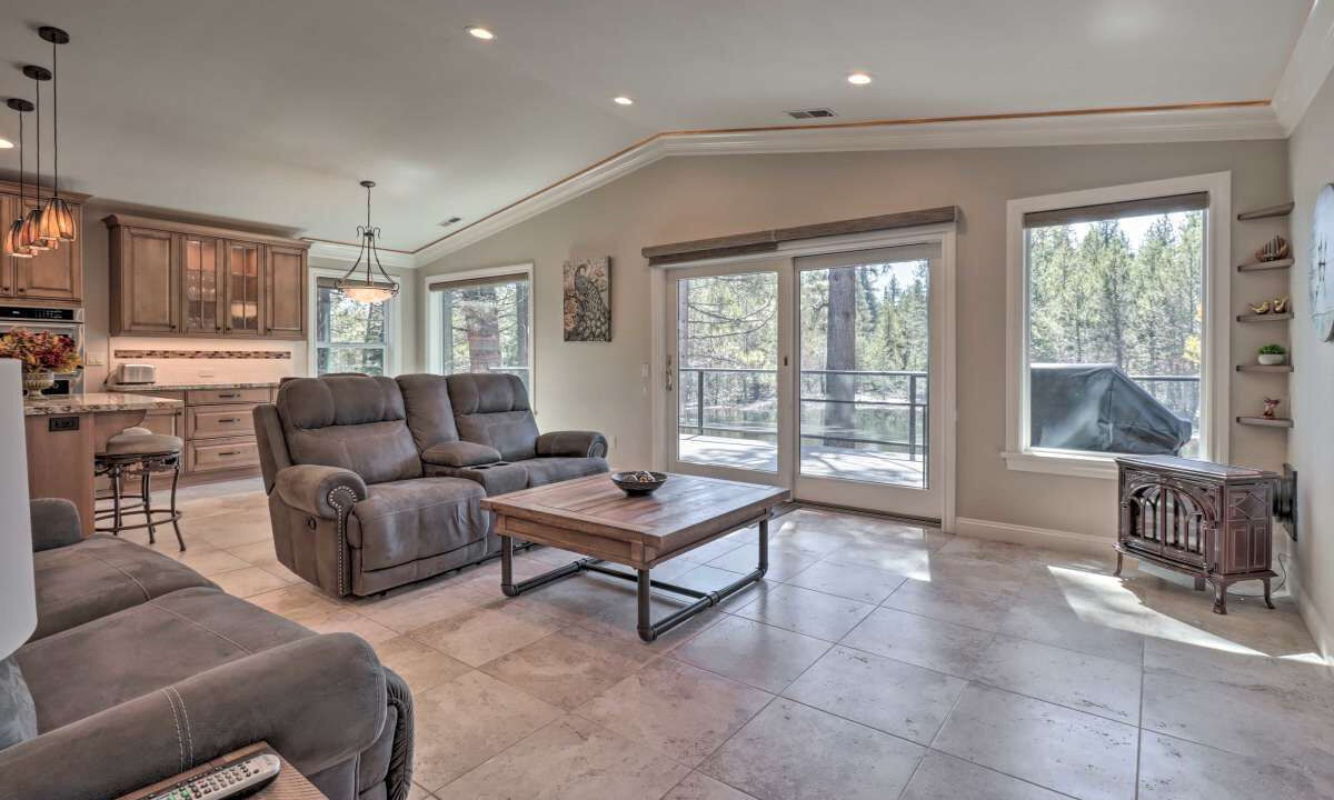 Photo of Livingroom in Tahoe Keys