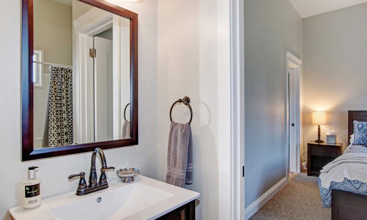 Photo of Bathroom in Kenwood