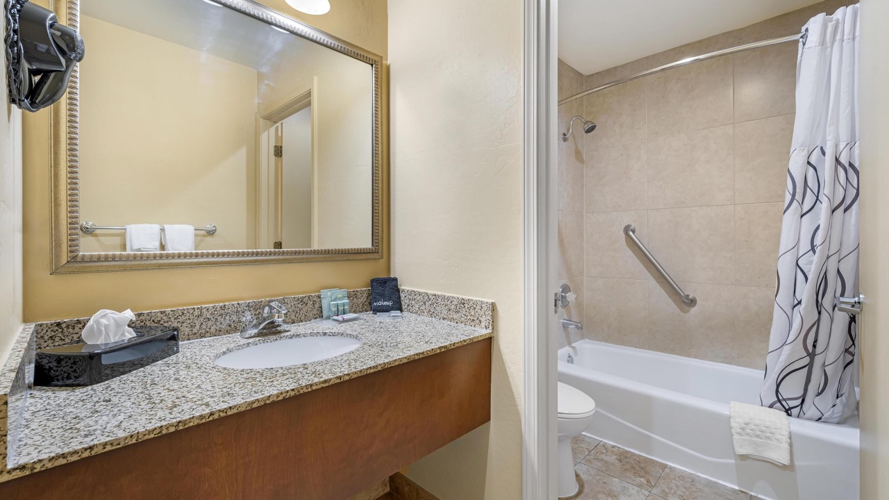Photo of Bathroom in Cottonwood