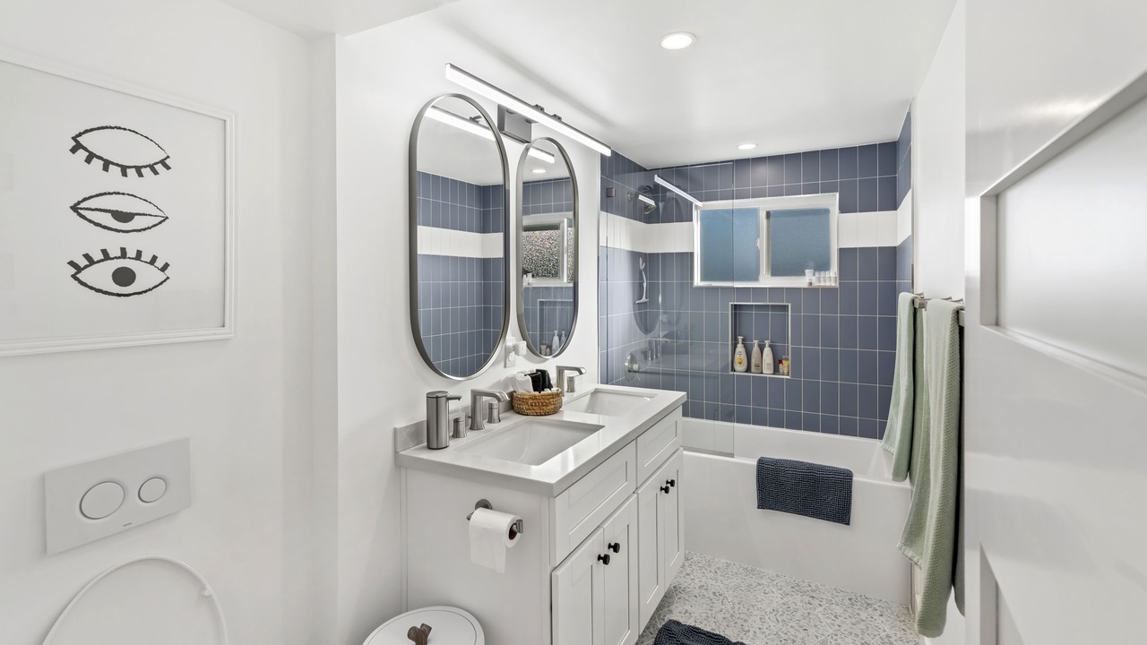 Photo of Bathroom in East Side Capistrano