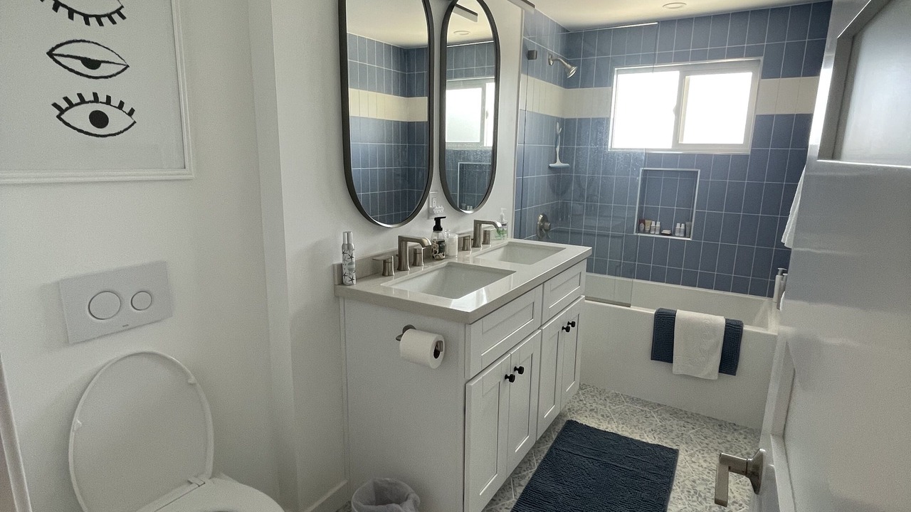 Photo of Bathroom in East Side Capistrano