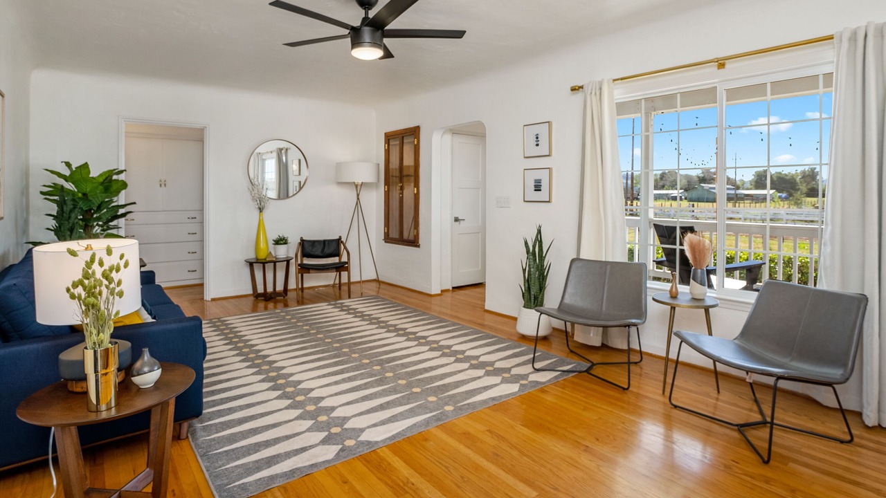 Photo of Livingroom in Templeton
