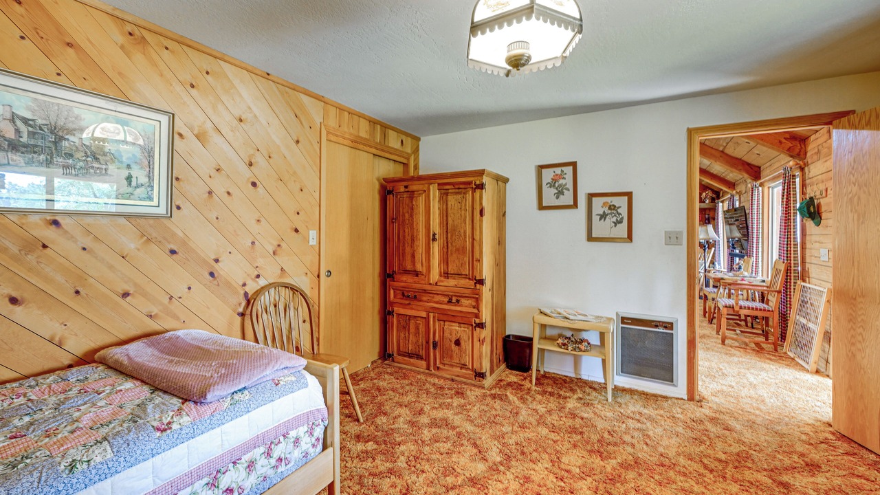 Photo of Bedroom in Badger