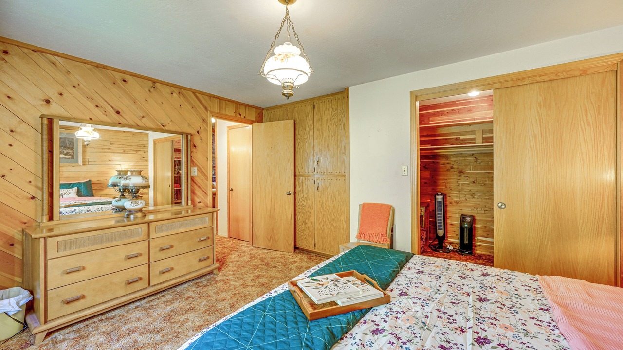 Photo of Bedroom in Badger