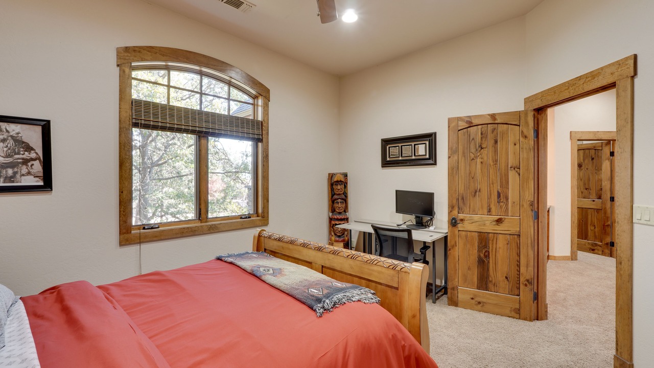 Photo of Bedroom in Klamath Falls