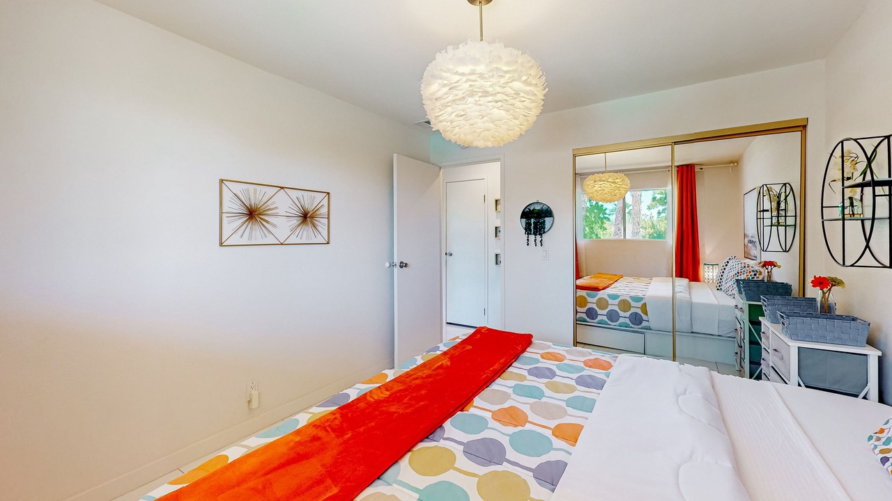 Photo of Bedroom in Racquet Club West