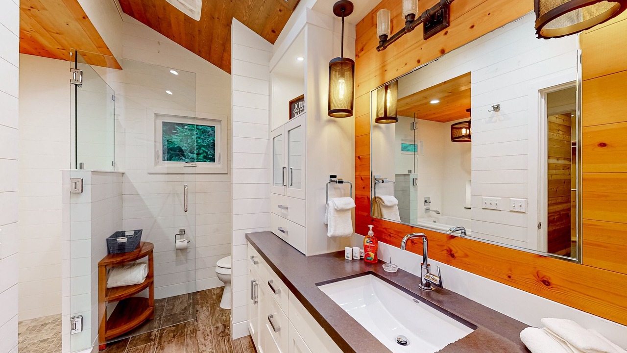 Photo of Bathroom in Jacoby Creek