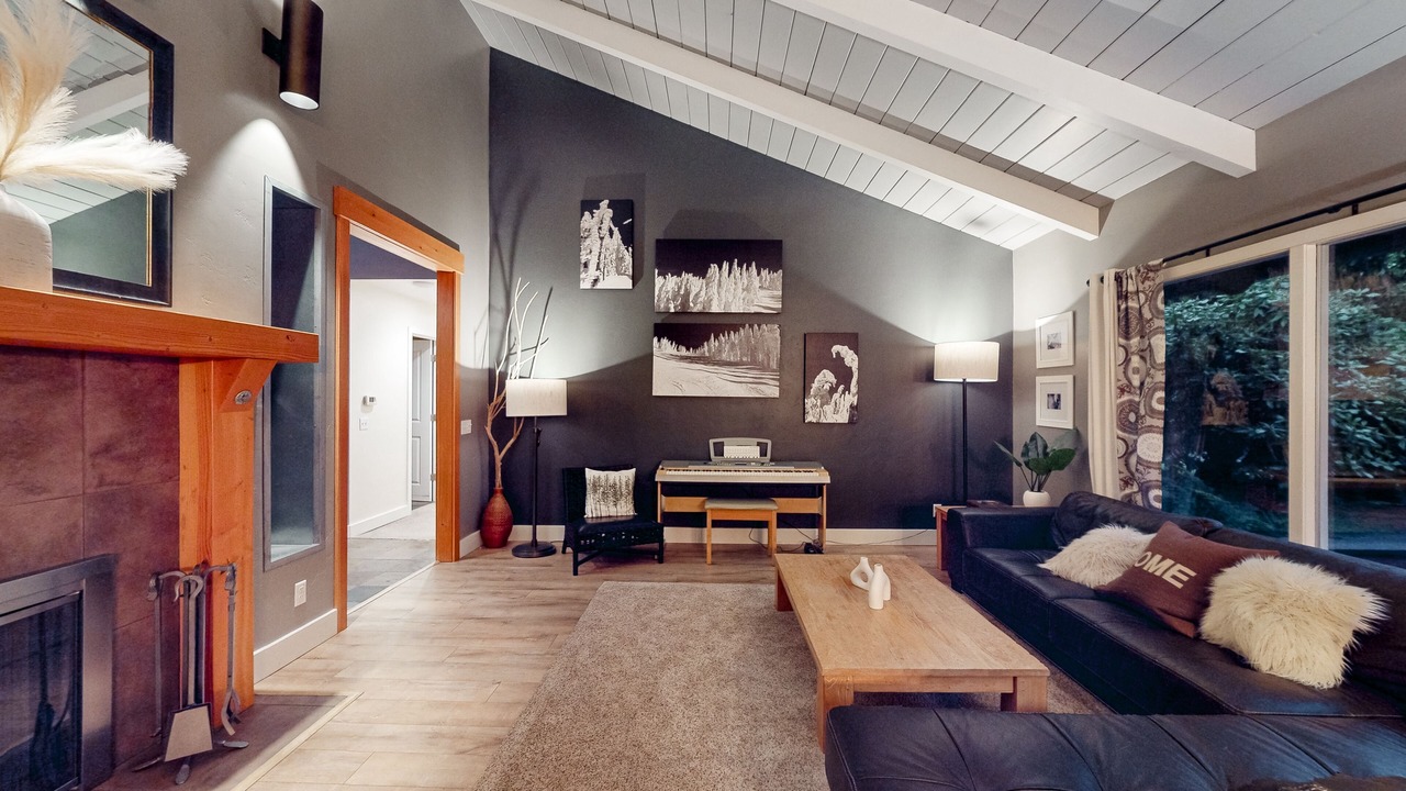 Photo of Livingroom in Jacoby Creek