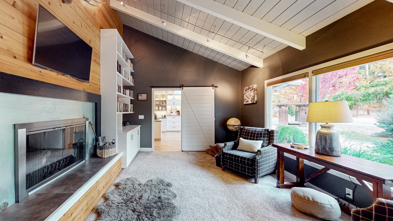 Photo of Livingroom in Jacoby Creek