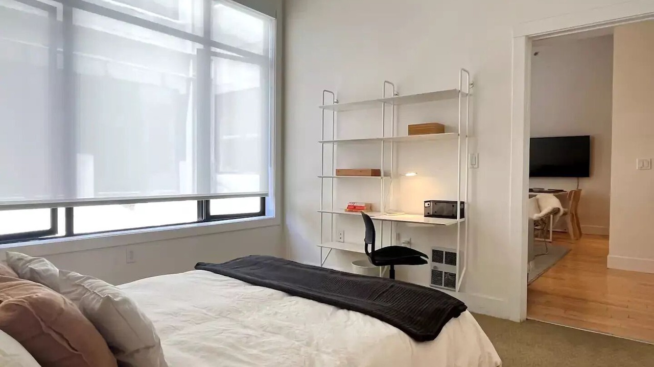 Photo of Bedroom in Uptown Oakland