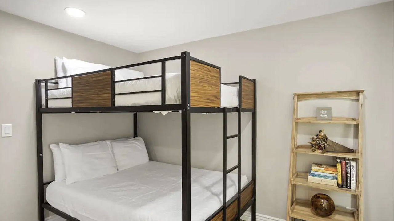 Photo of Bedroom in Paradise Valley Village