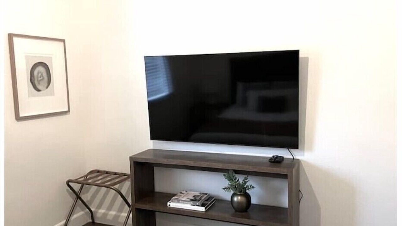 Photo of Bedroom in Raisin