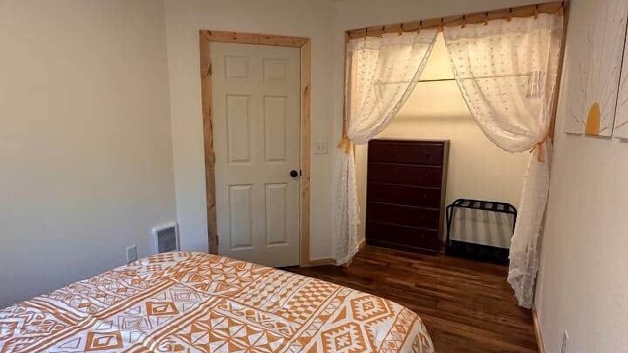 Photo of Bedroom in Crescent