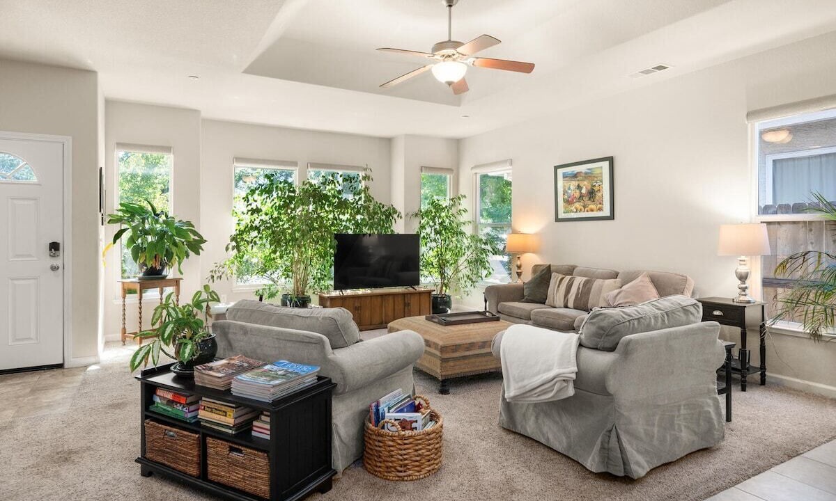 Photo of Livingroom in Chico