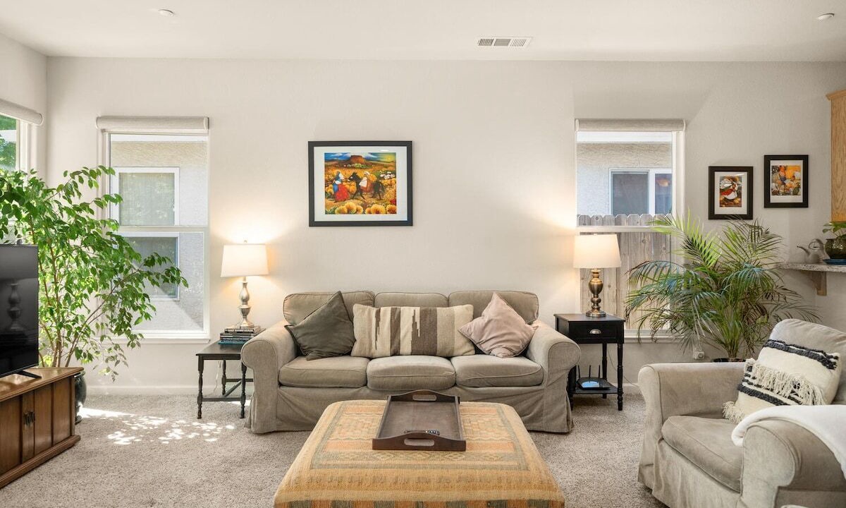 Photo of Livingroom in Chico