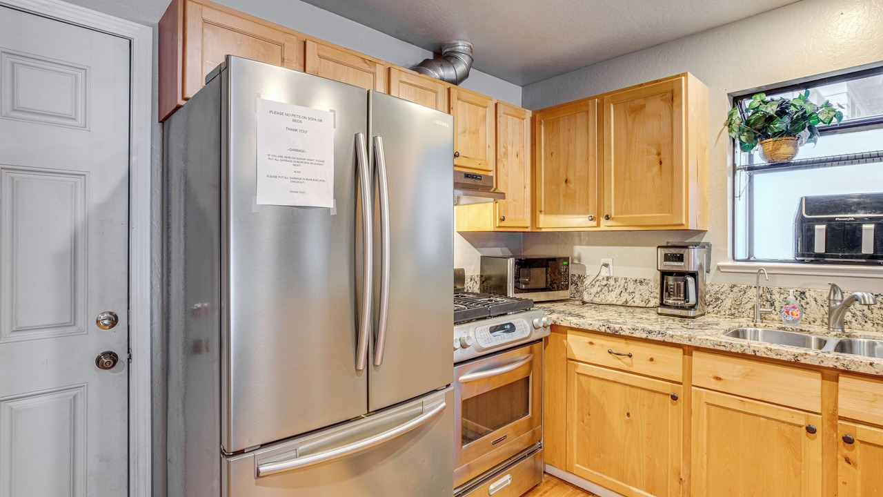 Photo of Kitchen in Christmas Valley