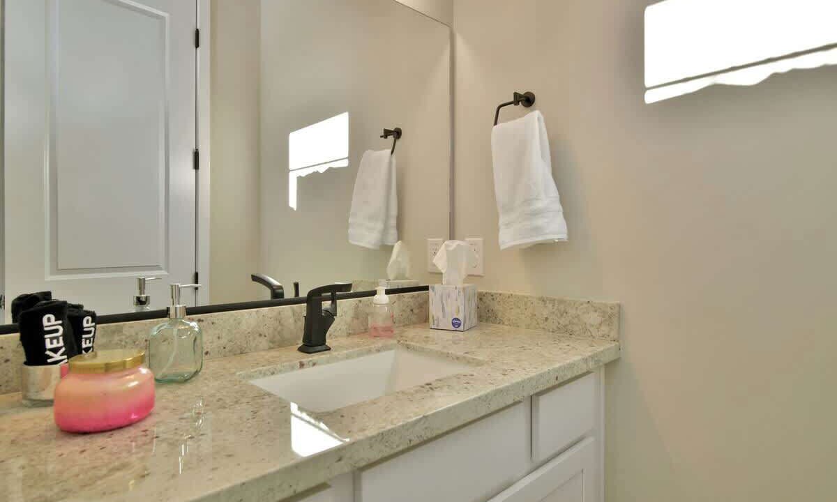 Photo of Bathroom in Diamond Valley