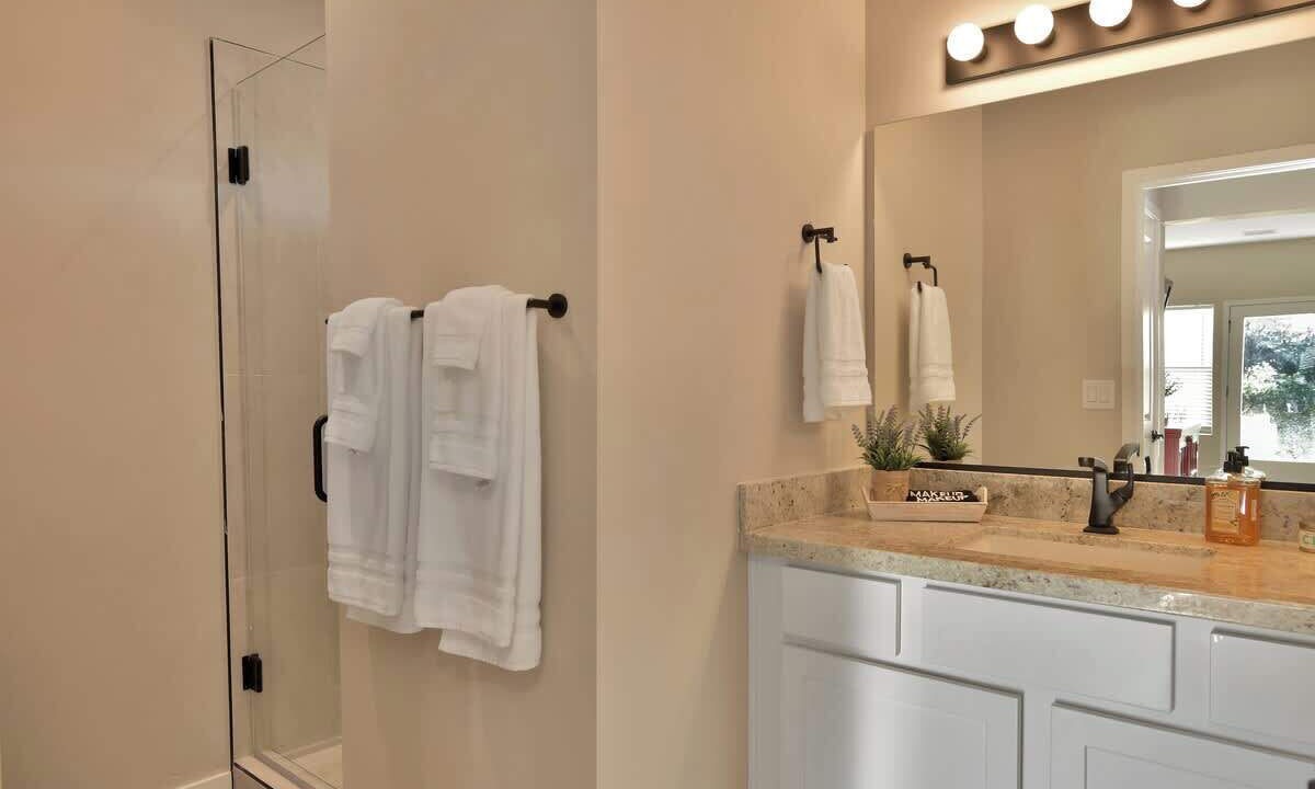 Photo of Bathroom in Diamond Valley