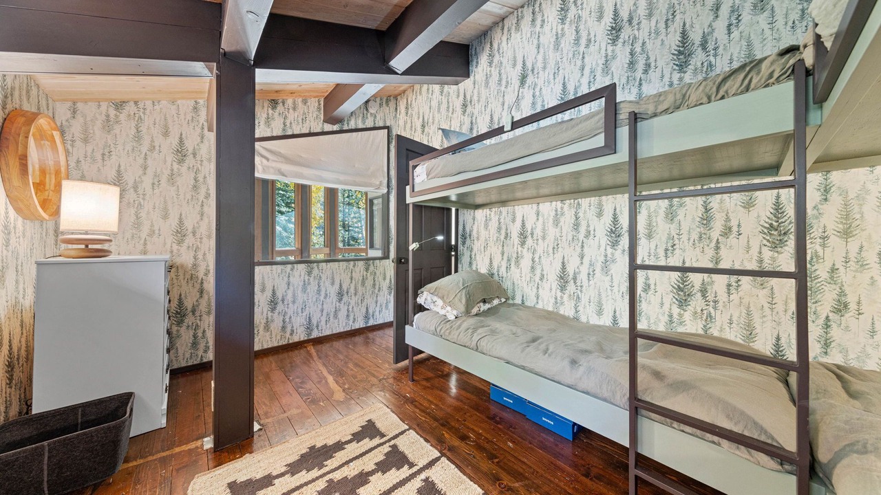 Photo of Bedroom in Alpine Meadows