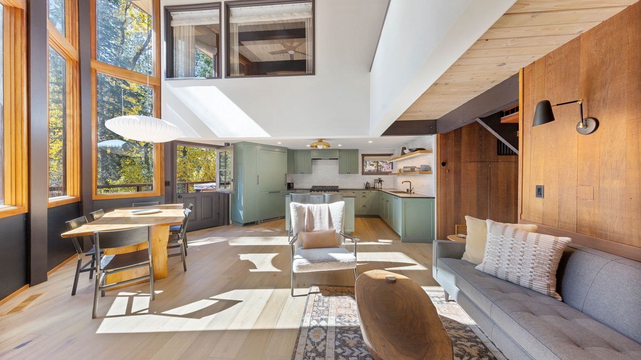 Photo of Livingroom in Alpine Meadows