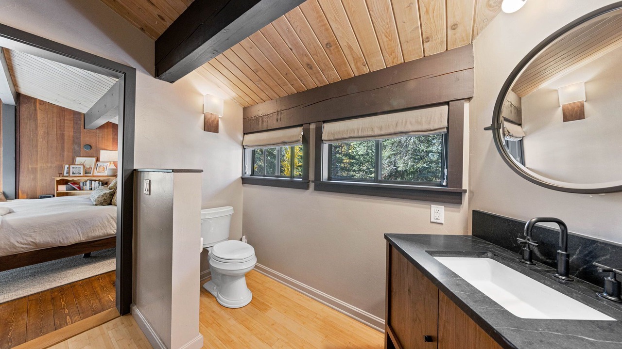 Photo of Bedroom in Alpine Meadows