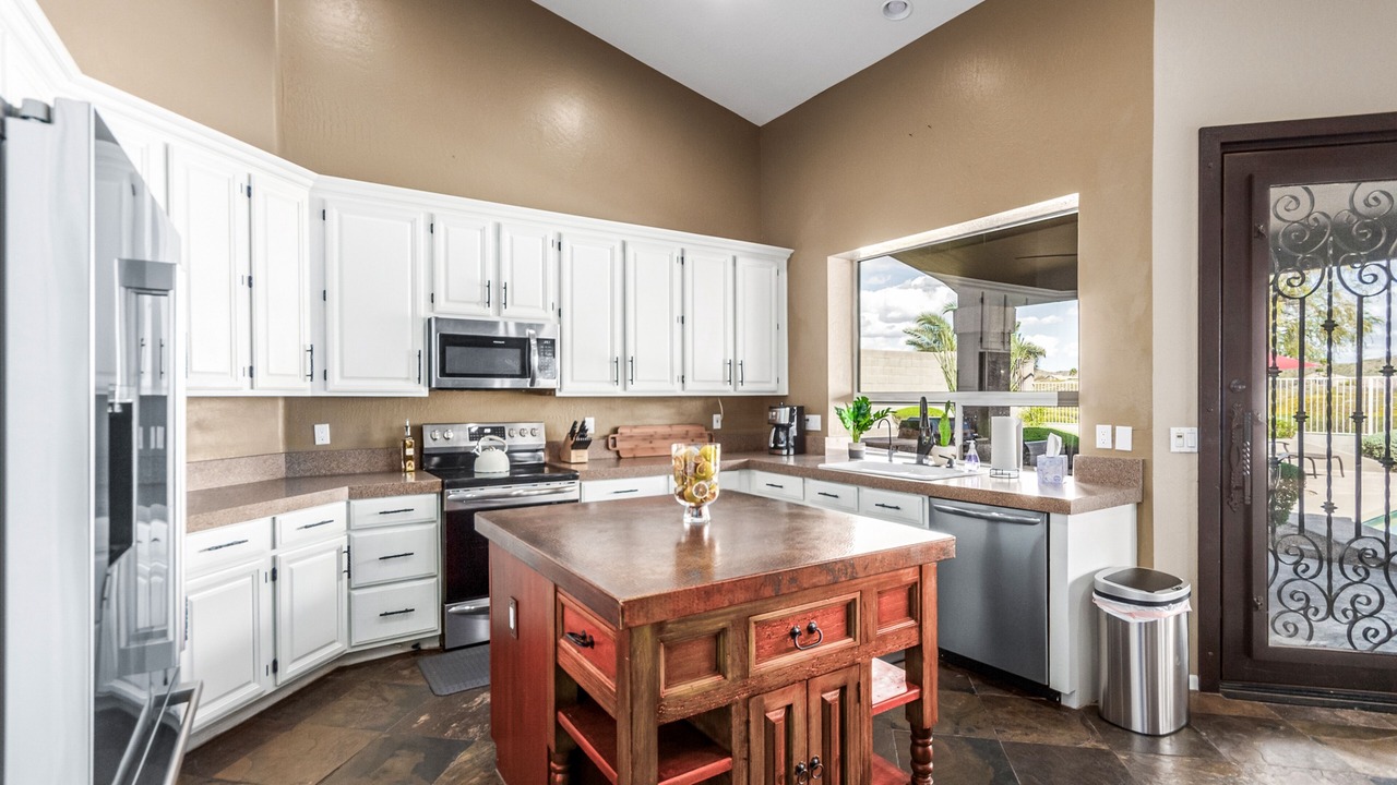 Photo of Kitchen in Foothills Club West