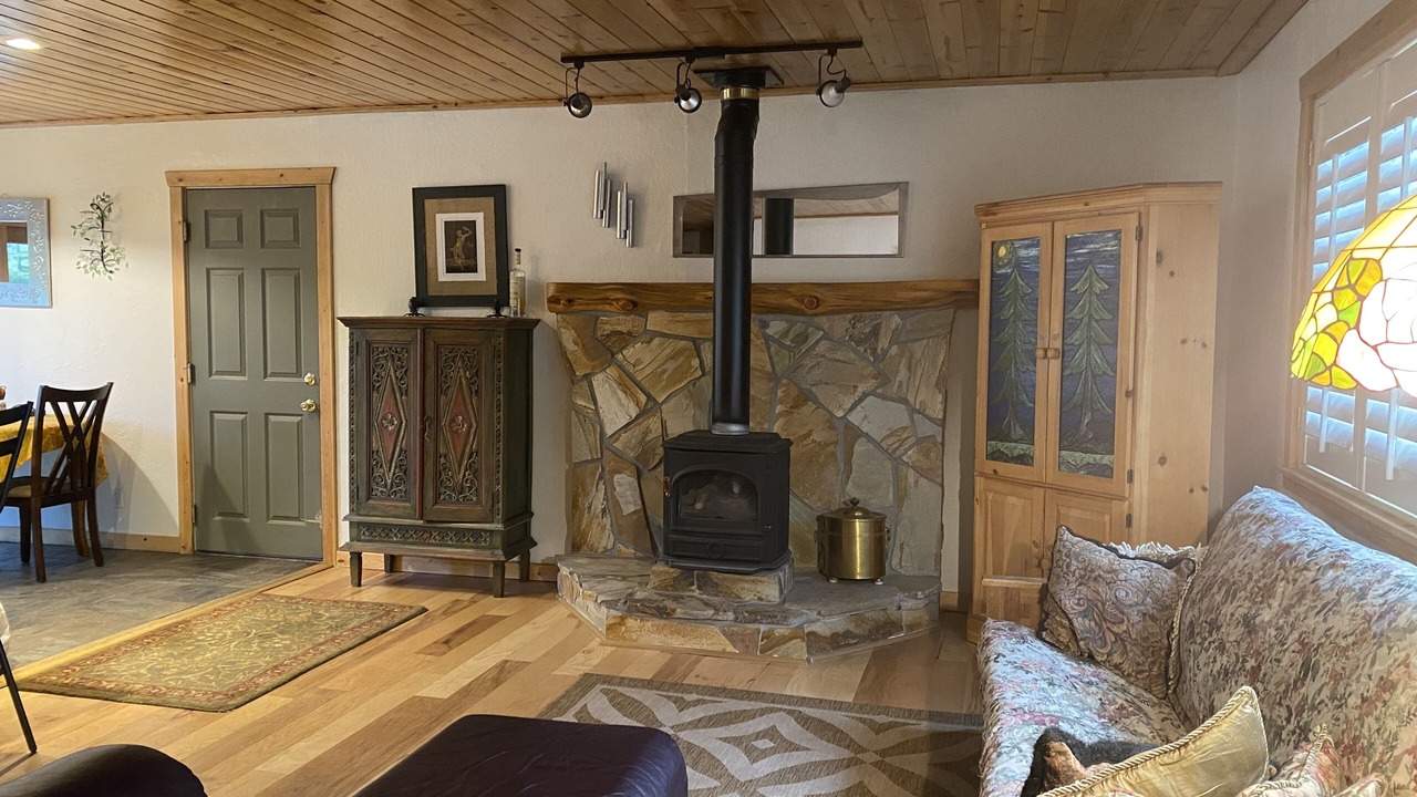 Photo of Livingroom in Country Club Estates