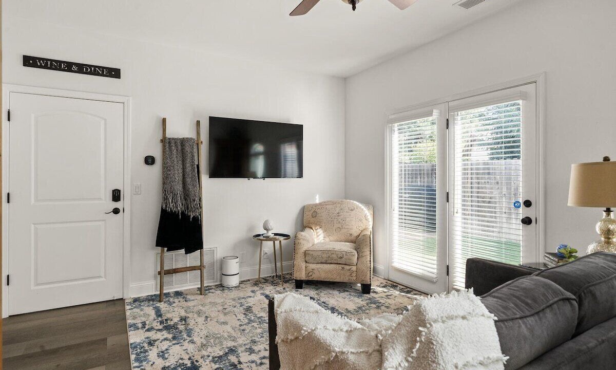 Photo of Livingroom in Chico