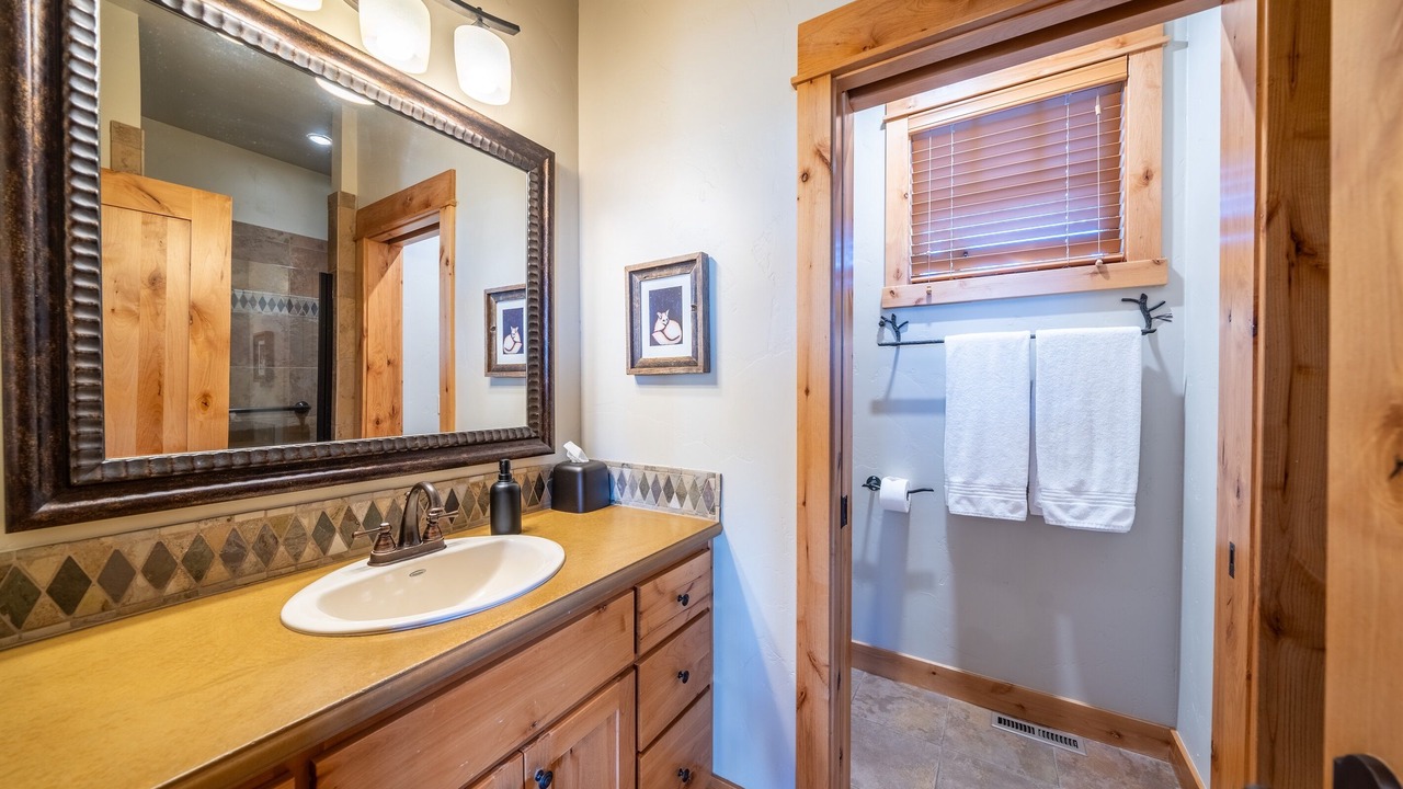 Photo of Bathroom in Powell Butte