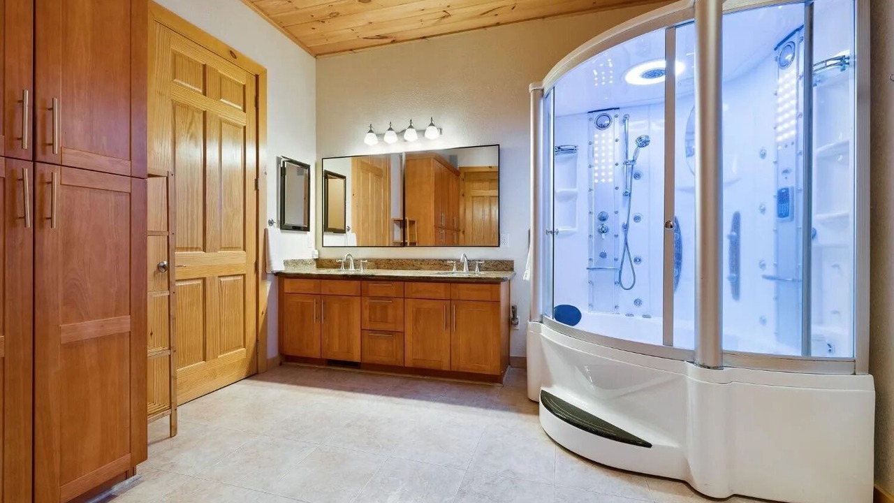 Photo of Bathroom in Fort Bragg