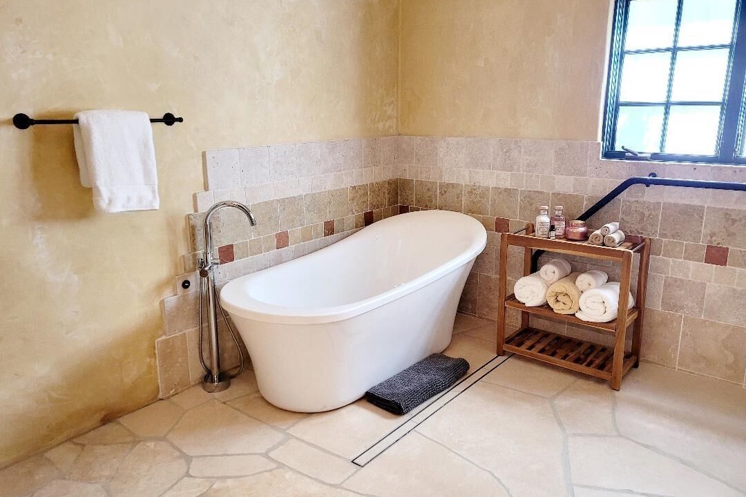 Photo of Bathroom in Del Monte Forest