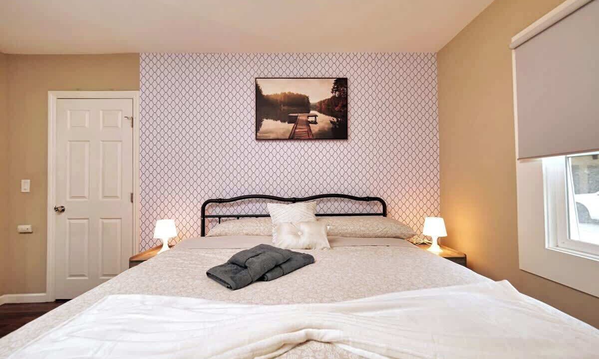 Photo of Bedroom in Poets Corner
