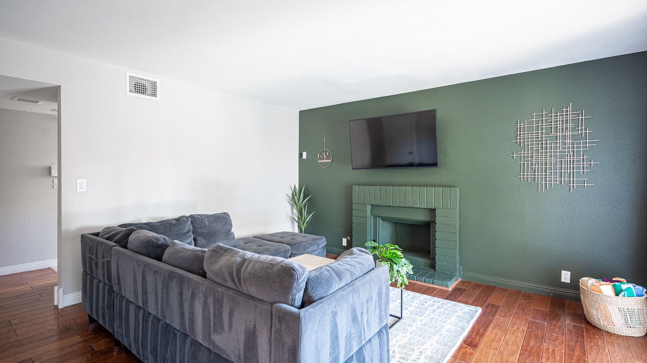 Photo of Livingroom in Green Valley North